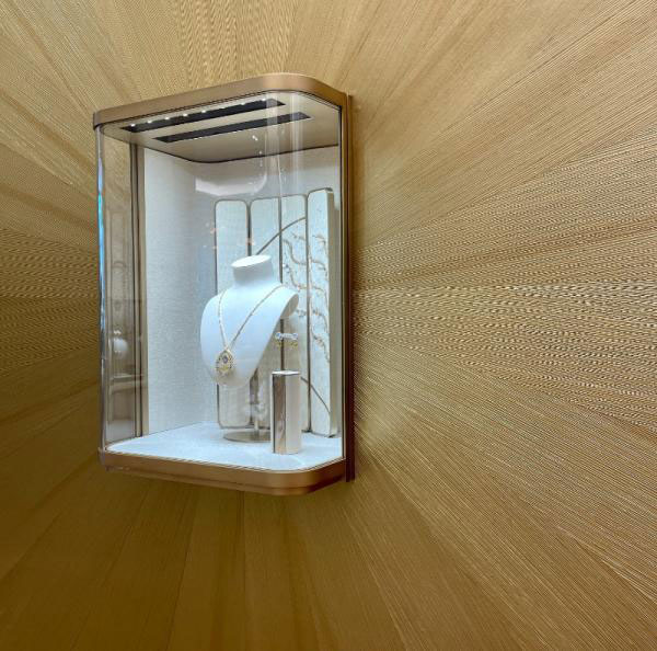 Ultra luxe Stella decor in paper marquetry for Cartier Dubaï
